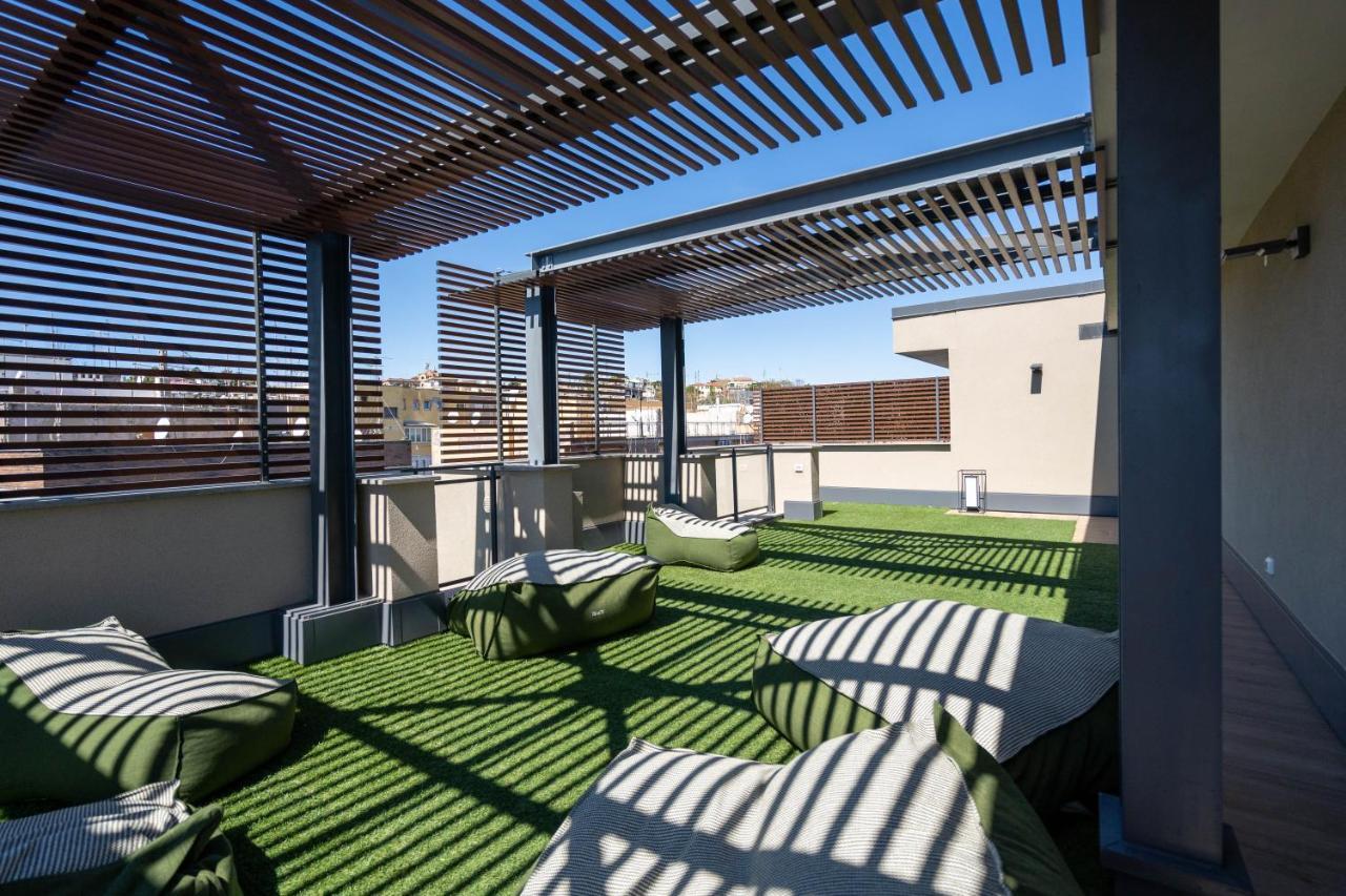 Aurealiving - Trastevere Suite With Rooftop & Gym, Your Place In Рим Экстерьер фото