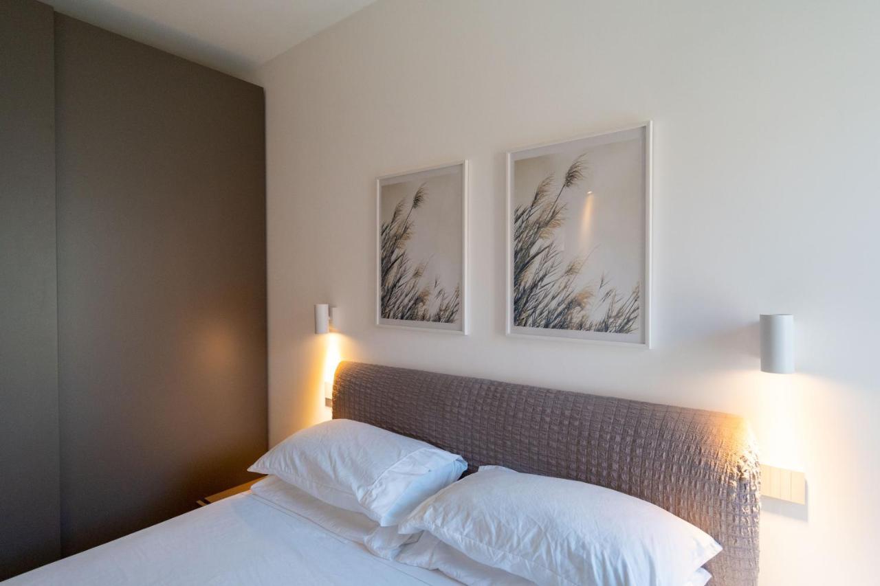 Aurealiving - Trastevere Suite With Rooftop & Gym, Your Place In Рим Экстерьер фото