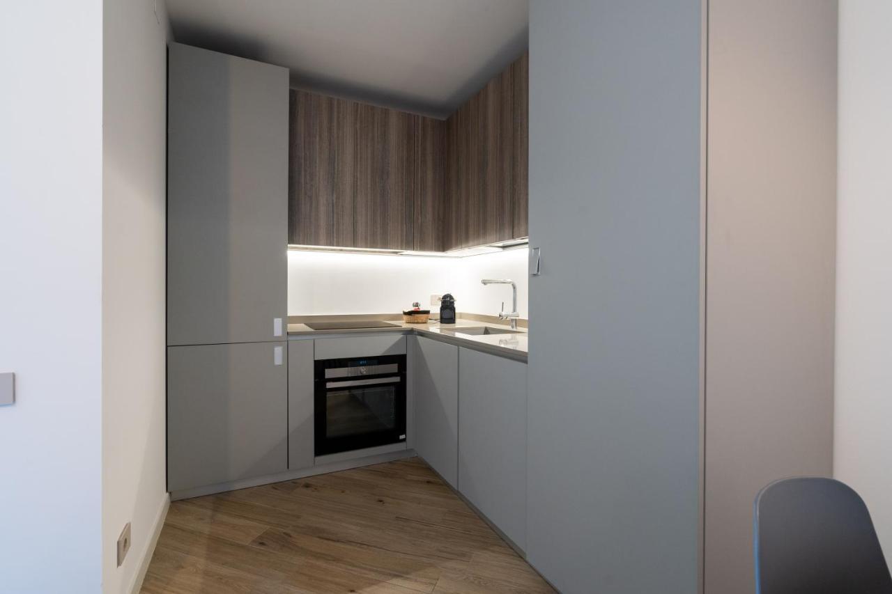 Aurealiving - Trastevere Suite With Rooftop & Gym, Your Place In Рим Экстерьер фото