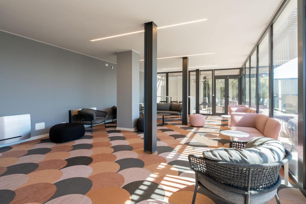 Aurealiving - Trastevere Suite With Rooftop & Gym, Your Place In Рим Экстерьер фото