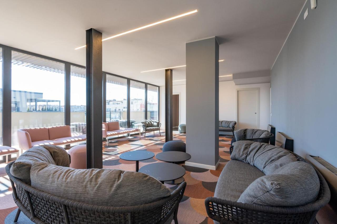 Aurealiving - Trastevere Suite With Rooftop & Gym, Your Place In Рим Экстерьер фото