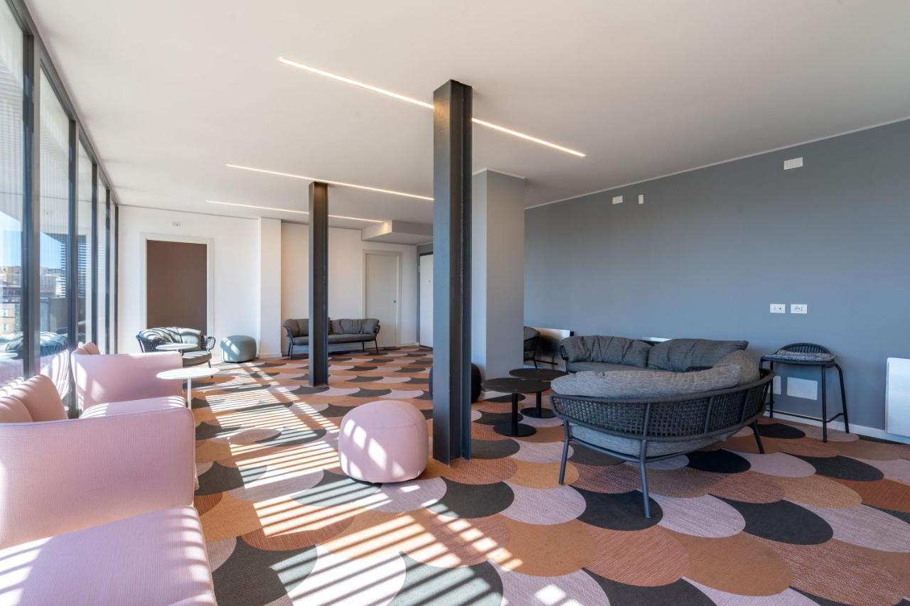 Aurealiving - Trastevere Suite With Rooftop & Gym, Your Place In Рим Экстерьер фото