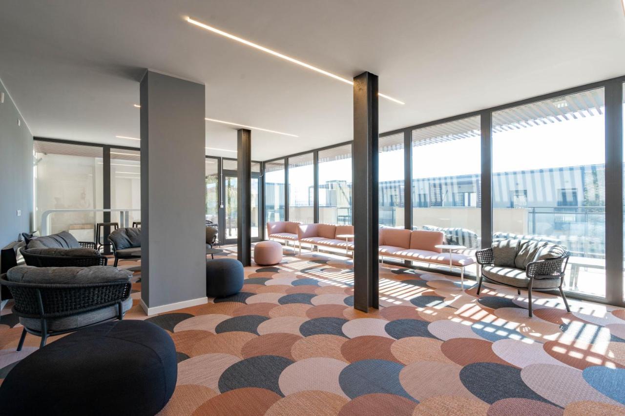 Aurealiving - Trastevere Suite With Rooftop & Gym, Your Place In Рим Экстерьер фото