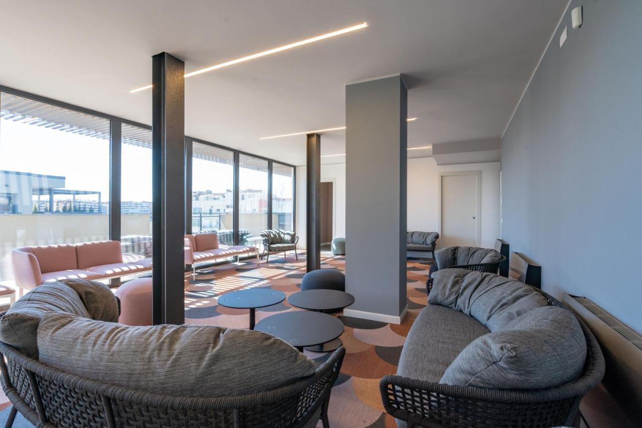 Aurealiving - Trastevere Suite With Rooftop & Gym, Your Place In Рим Экстерьер фото