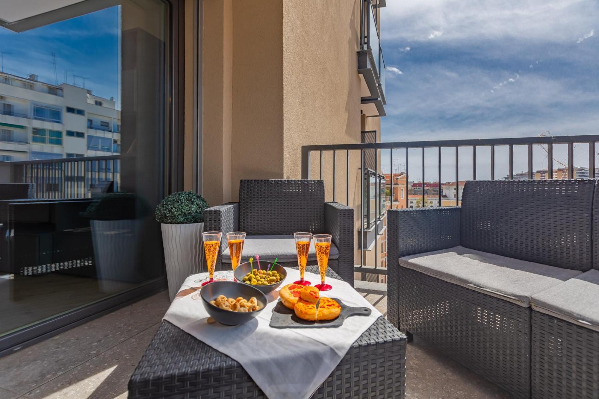 Aurealiving - Trastevere Suite With Rooftop & Gym, Your Place In Рим Экстерьер фото