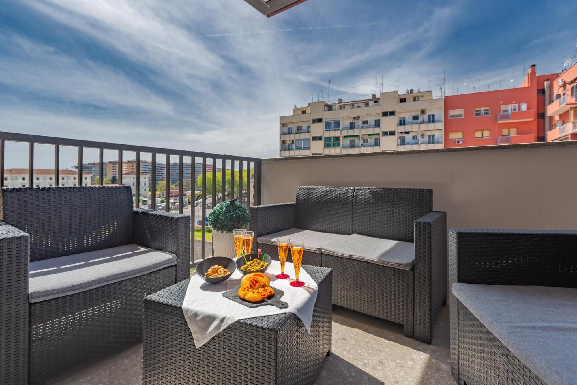 Aurealiving - Trastevere Suite With Rooftop & Gym, Your Place In Рим Экстерьер фото
